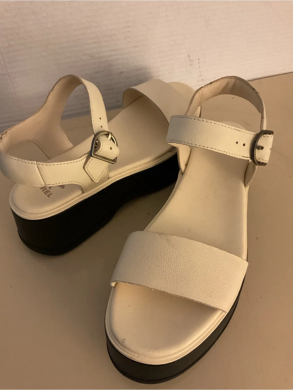 Sorel women crème leather platform wedge sandals US 8
